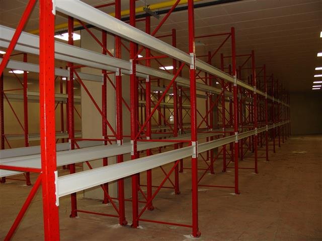 Rayonnage A Tablettes 010