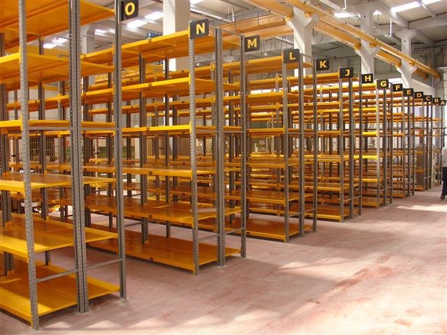 Rayonnage A Tablettes 015